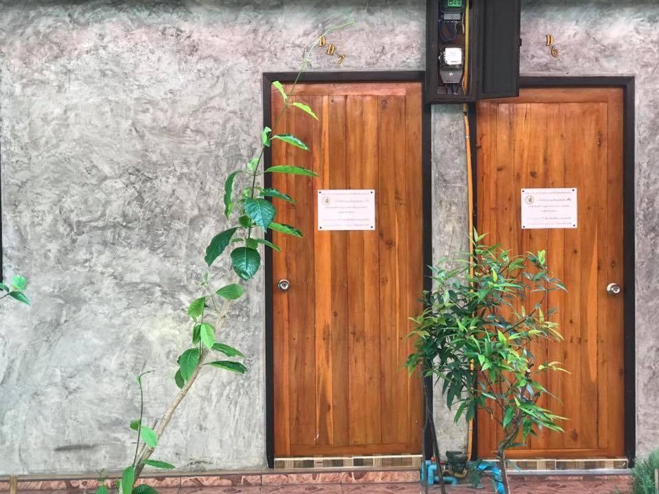 Winny Apartment Rayong Exterior foto